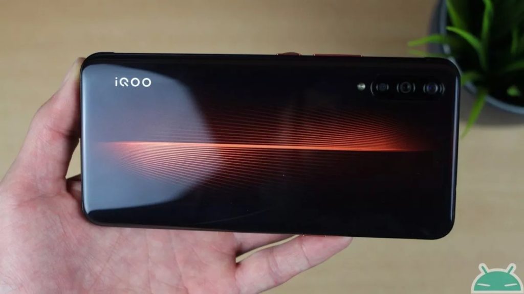 Vivo IQoo Pro 5G став найпотужнішим смартфоном у світі