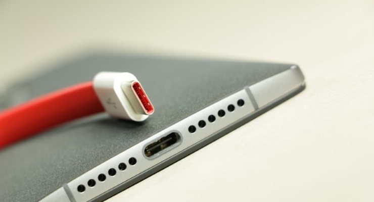 Як під'єднати USB флешку в телефон?