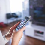 Смартфон в руках