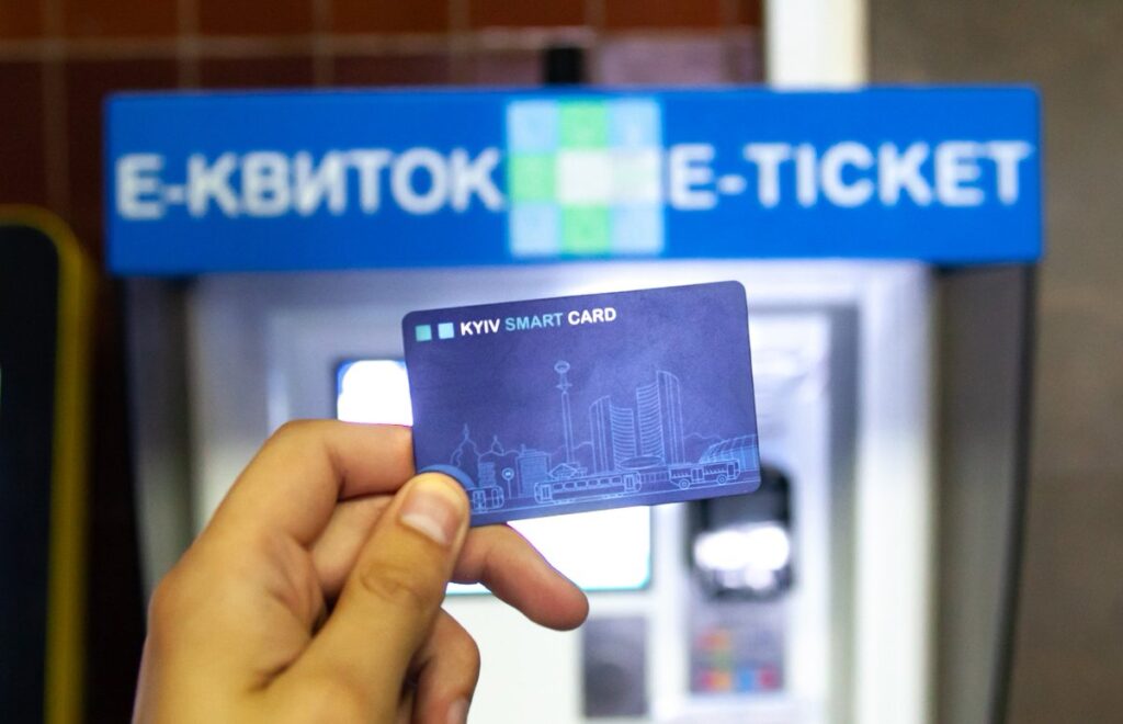 В Украине начали продавать SIM-карты через терминалы