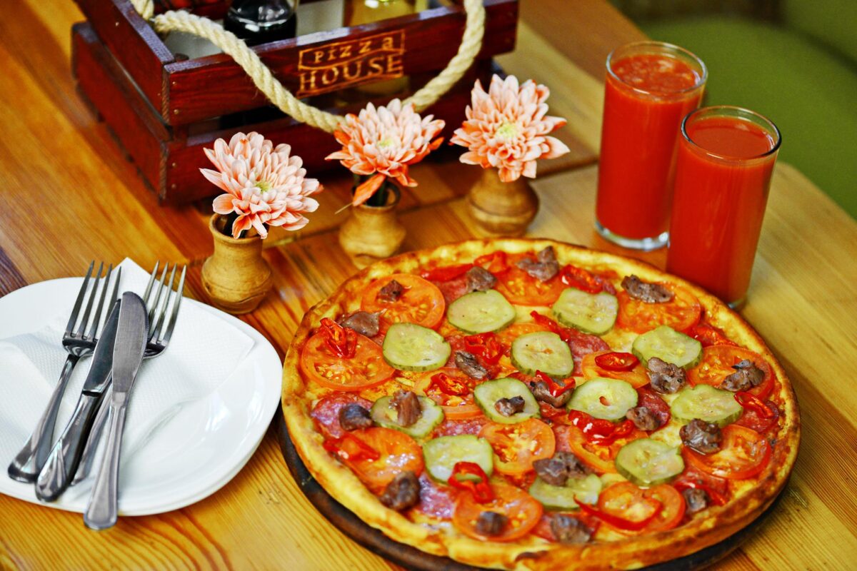 Вкусная пицца и другие блюда от Pizza House в Киеве с доставкой по городу