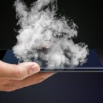 Смартфон горить