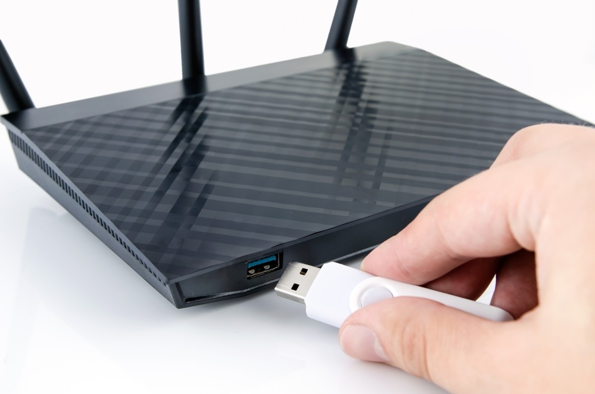 Для чого насправді потрібен USB порт на Wi-Fi роутер