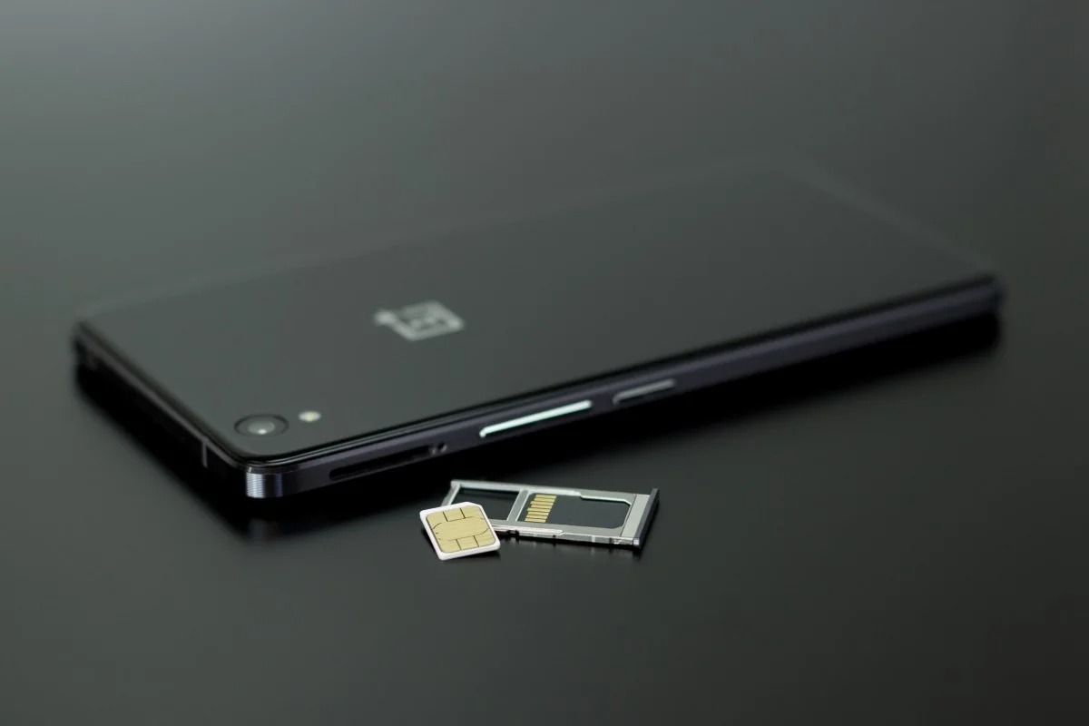 Експерти розповіли, що потрібно знати при покупці телефону з двома SIM-картами