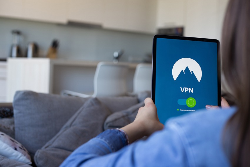 Українців попередили про небезпеку входу до ряду програм при включеному VPN
