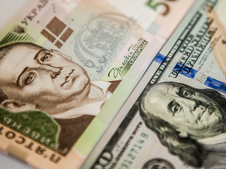 Ринок валют в Україні падає: всі прагнуть купувати долари і євро