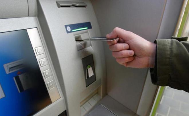 Банкомати “ПриватБанку” можуть списувати, але не видавати гроші по всій країні