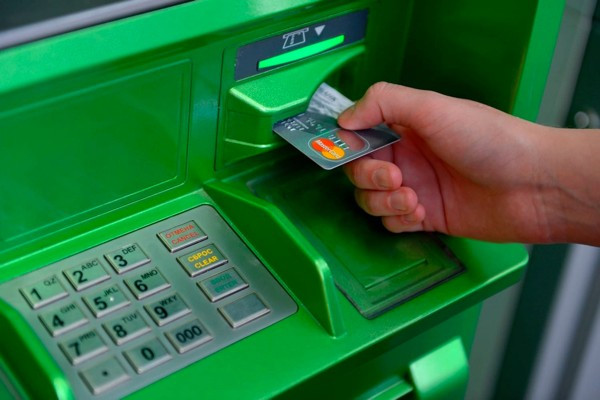 Украинцы в ужасе: банкоматы выдают фальшивые купюры
