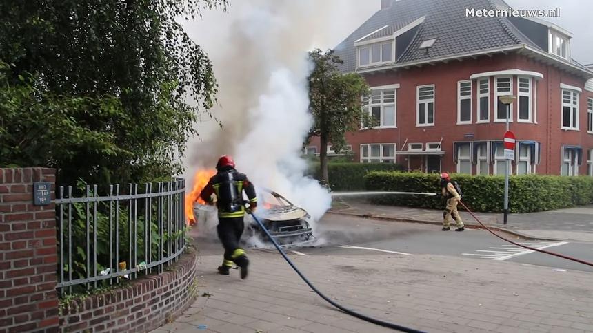 Електромобіль Volkswagen загорівся після завершення зарядки (відео)