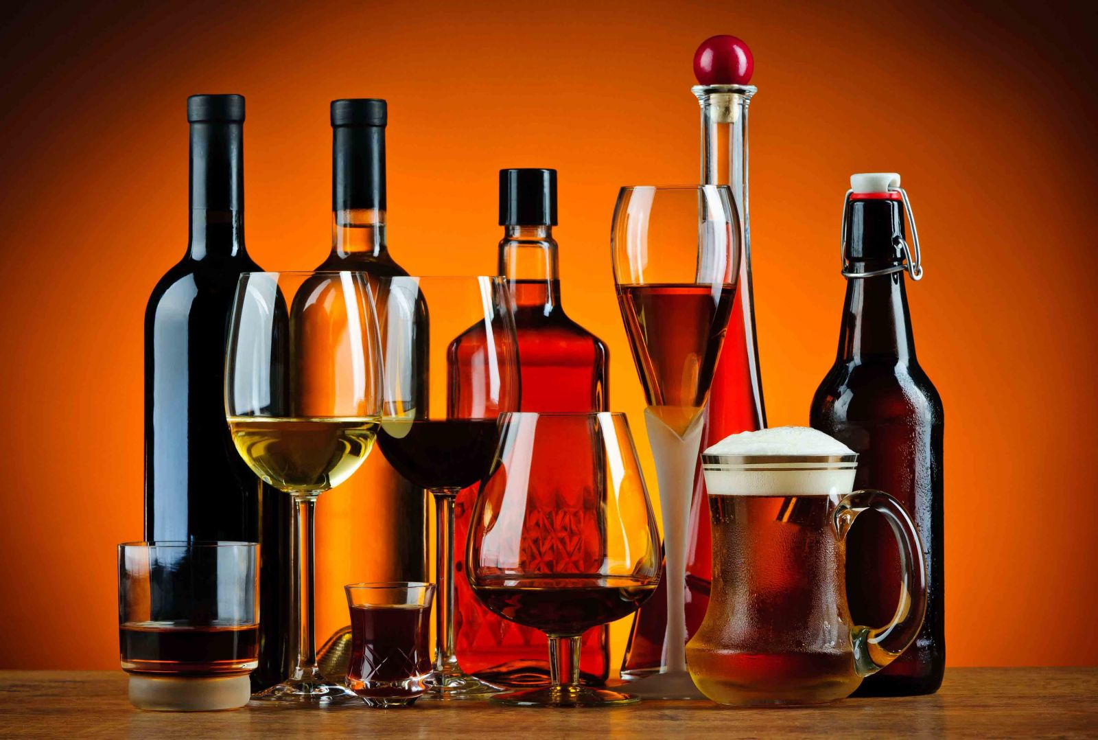 Названо популярний алкогольний напій, який небезпечний навіть в малих дозах