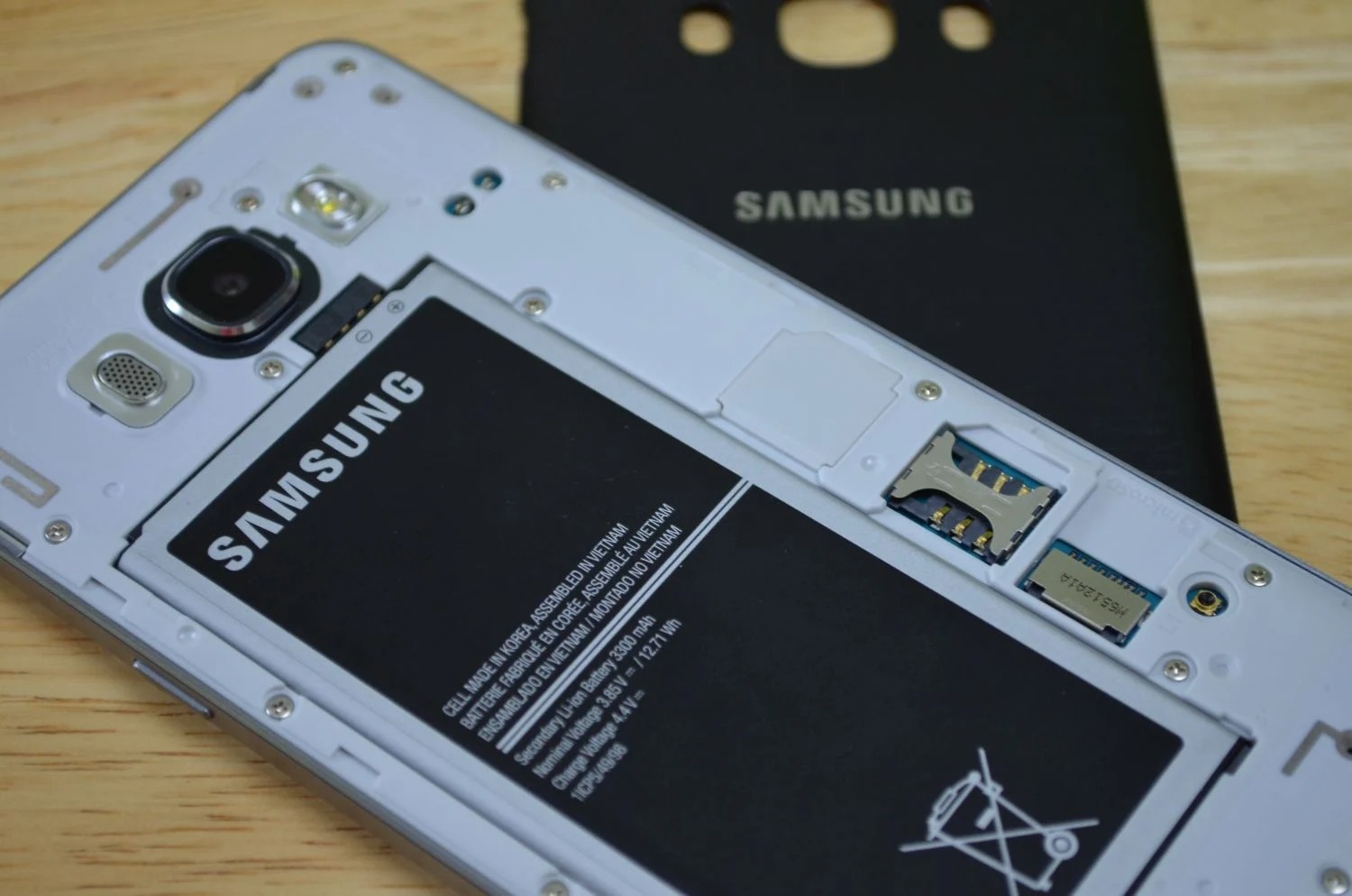 Samsung звинуватили в уповільненні смартфонів