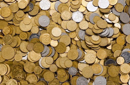 250 000 гривен за одну копейку: украинец случайно нашел дома настоящее сокровище