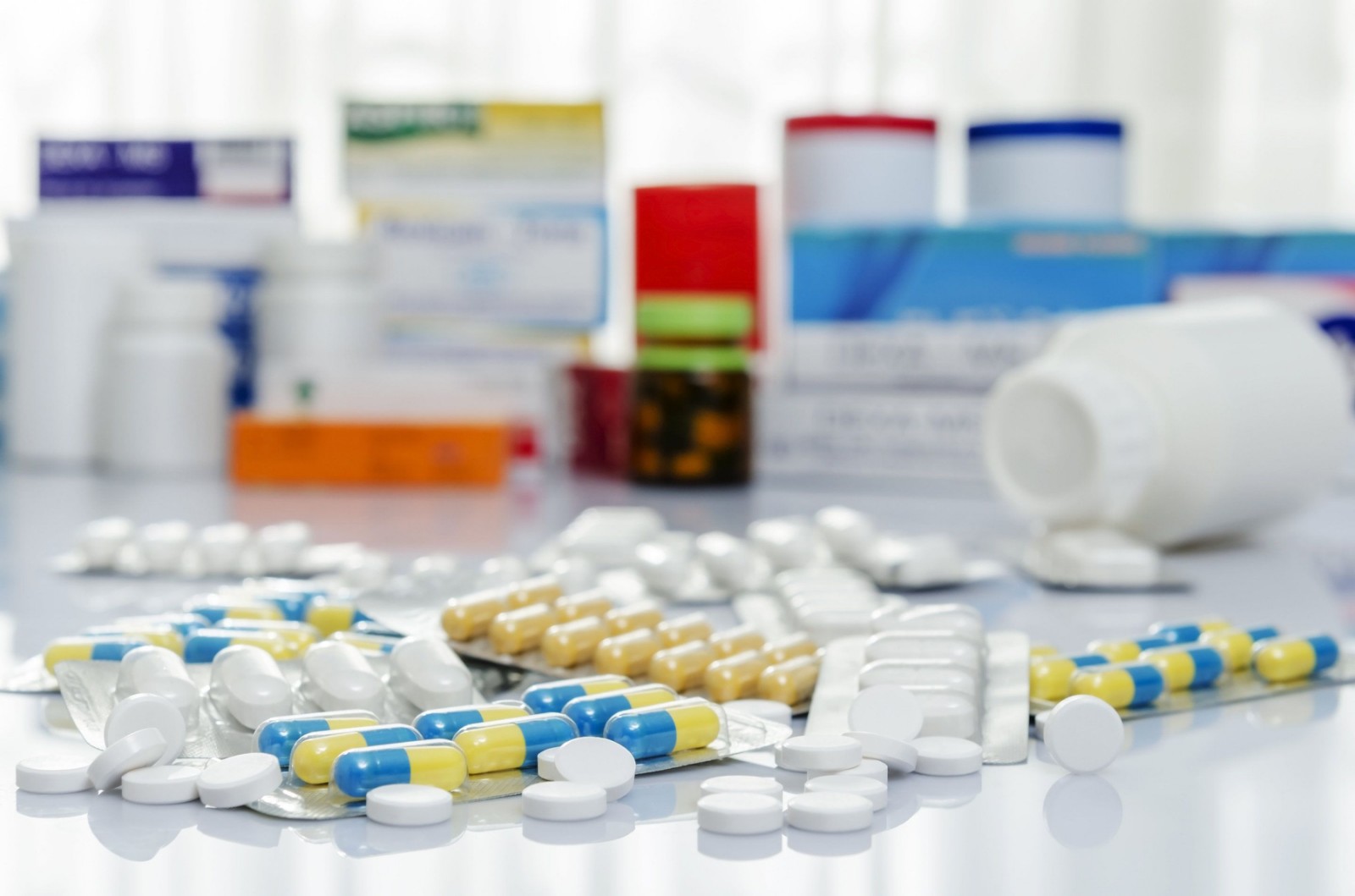 За год украинцы потратили 14 миллиардов гривен на лекарства, не имеющие никакого эффекта: что входит в этот список?