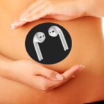 AirPods-в-животі