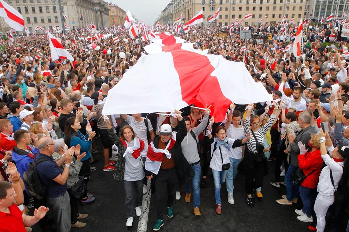 Стало відомо, чому в Білорусі заборонено біло-червоно-білий прапор