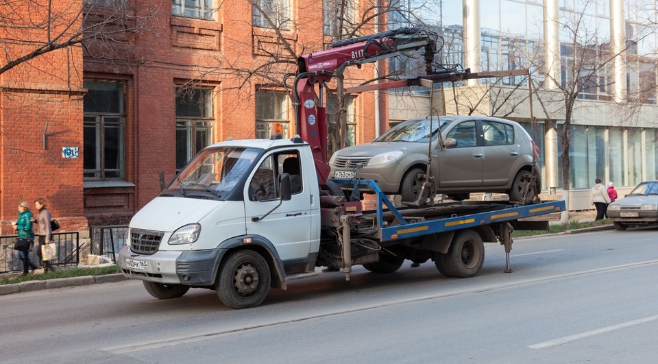 Перший пішов: в українців почали відбирати автівки за комуналку