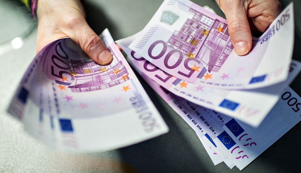 Євро падає, а Злотий росте: курс валют на 12 травня