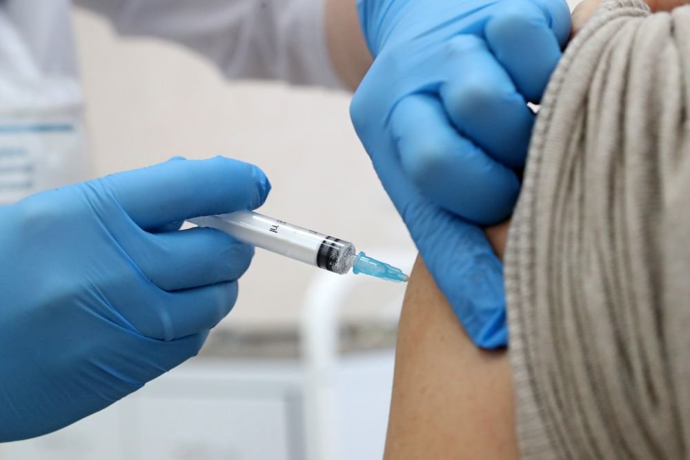 В Украине расширили список профессий, представителям которых необходимо вакцинироваться