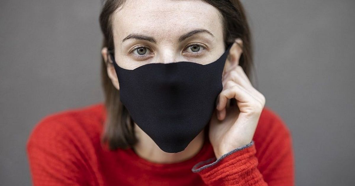 Чому не можна носити чорні захисні маски: пояснення медиків