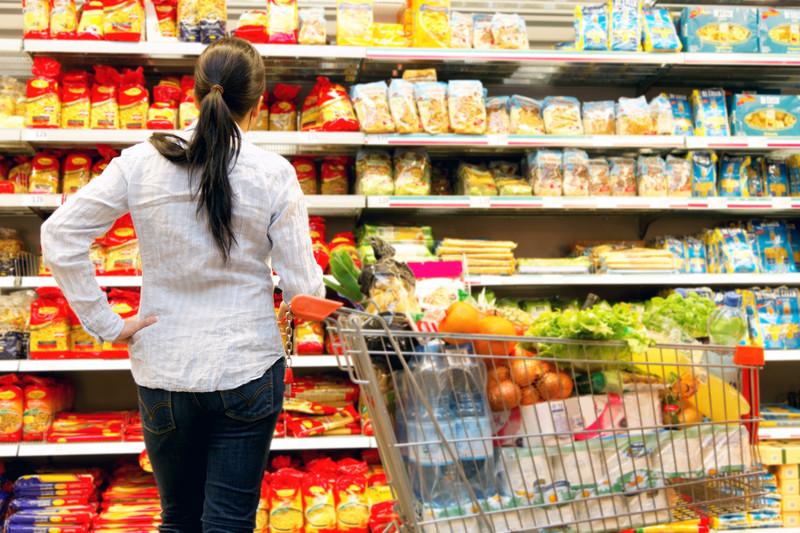 Придивіться до чеку та ціни в залі: як українців обманюють великі супермаркети