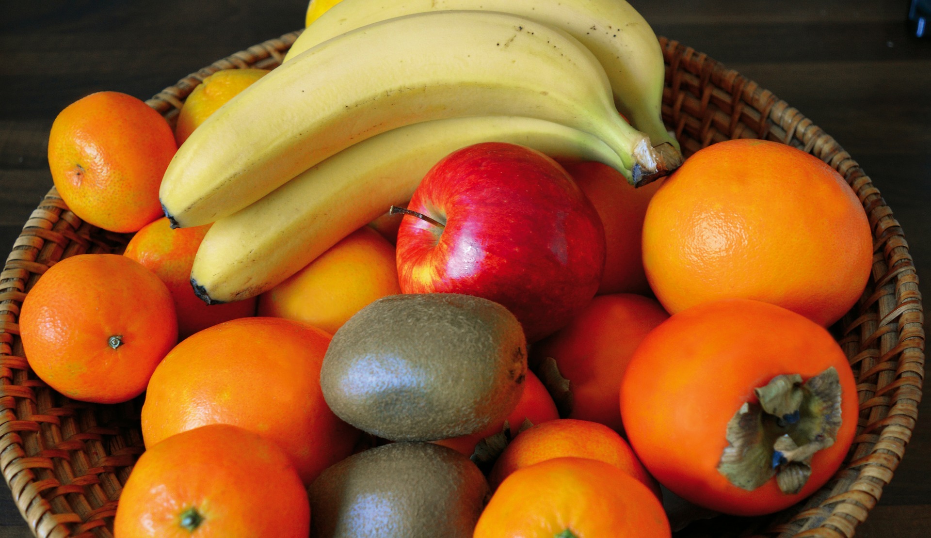 Скоро сезон: науковці назвали дешевий фрукт, який продовжує життя на кілька років
