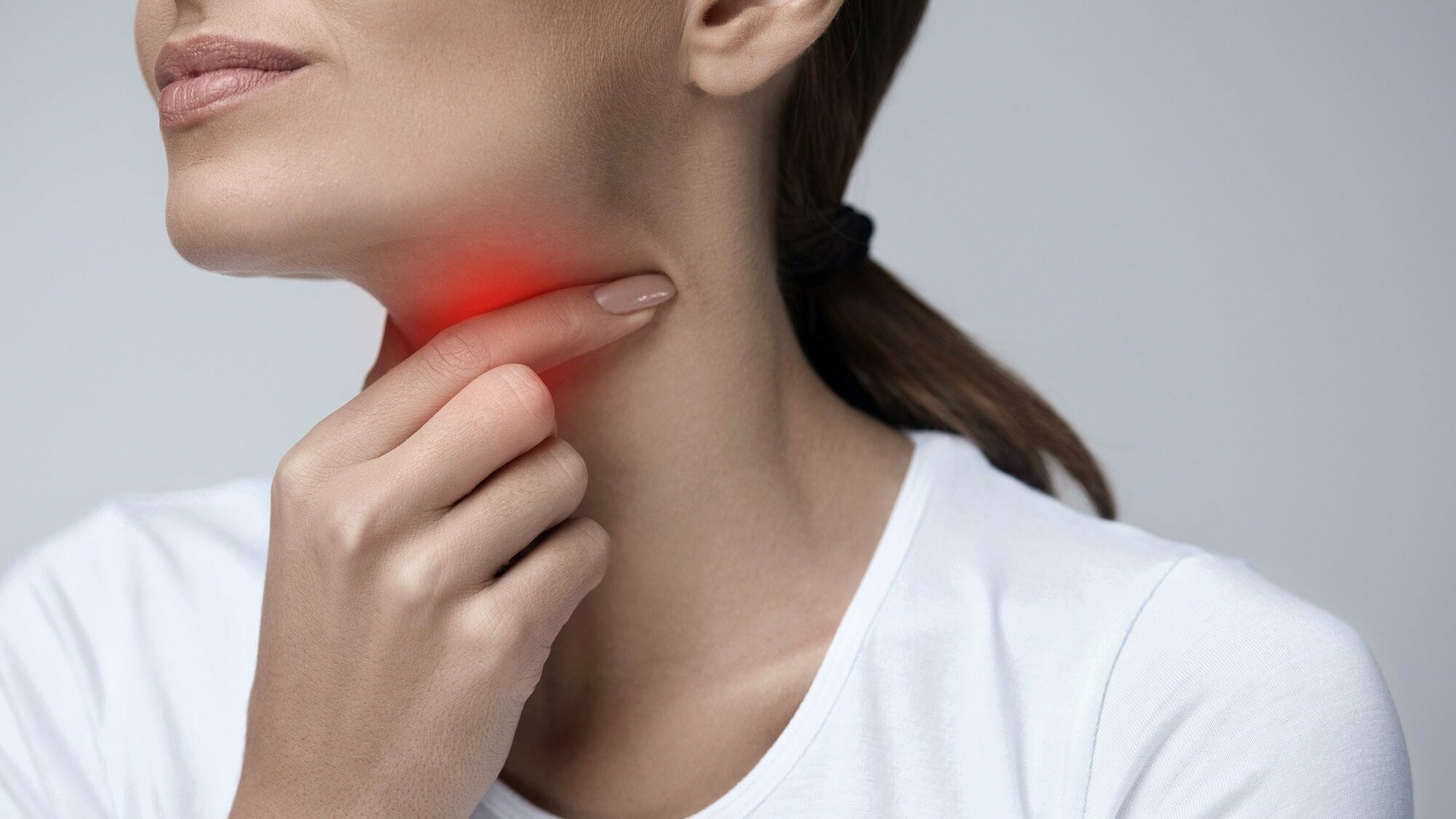 Відомий ларинголог зауважив, що біль у горлі може бути ознакою онкології