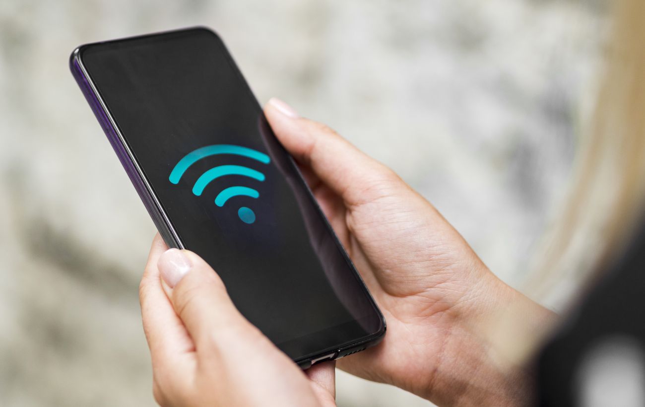 Мошенники могут украсть деньги через Wi-Fi: как не стать жертвой