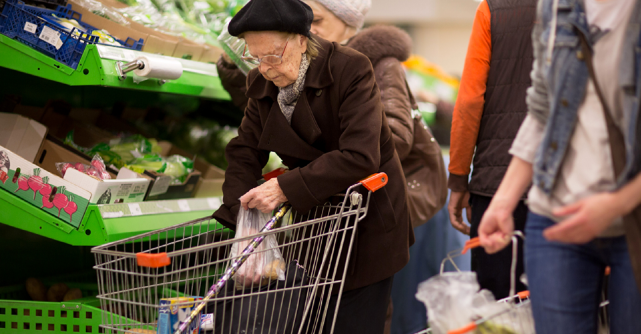 В Україні можуть ввести спеціальні талони на їжу для пенсіонерів