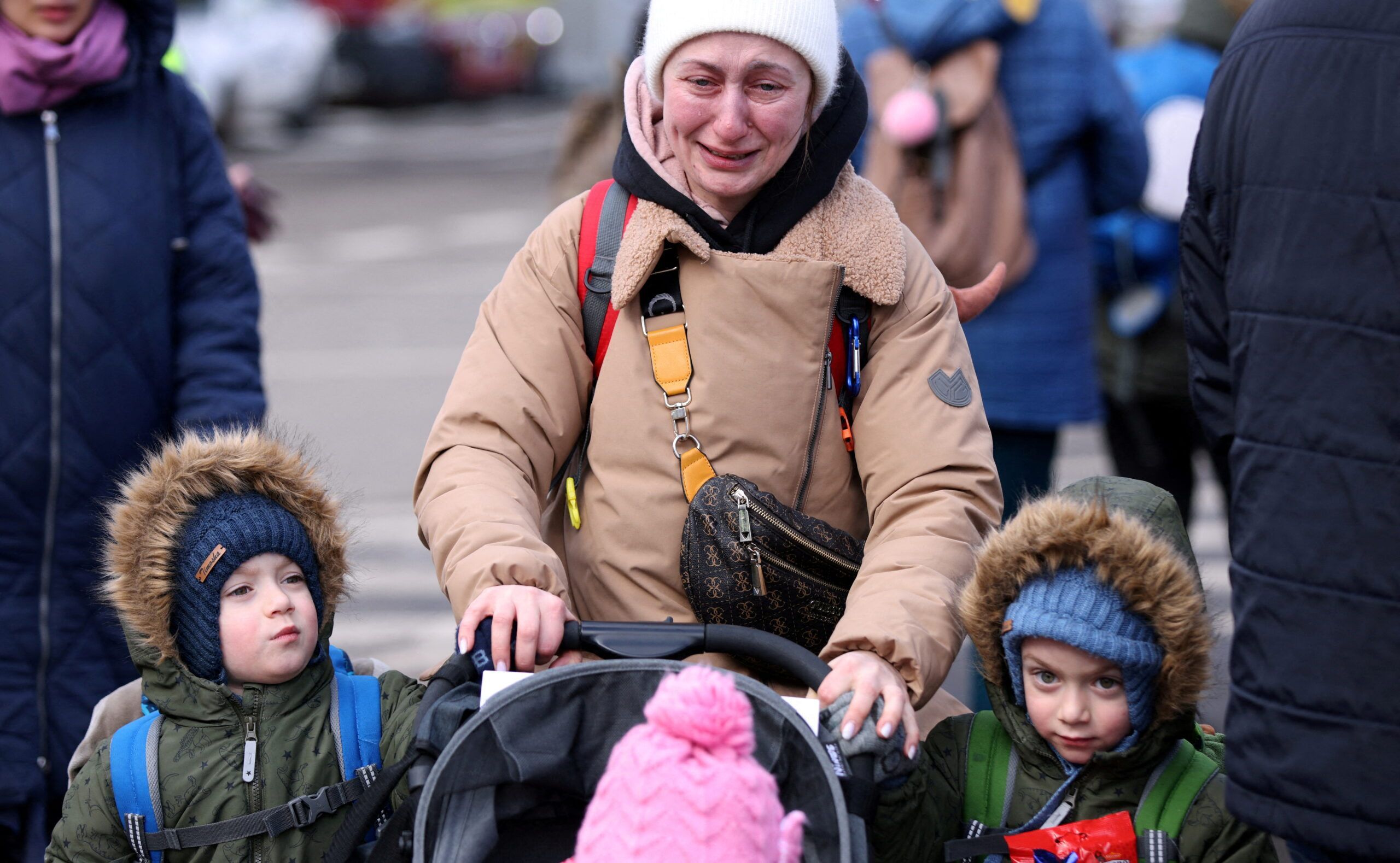 Переселенцы поделились шокирующими историями о “мародерах” на западе Украины