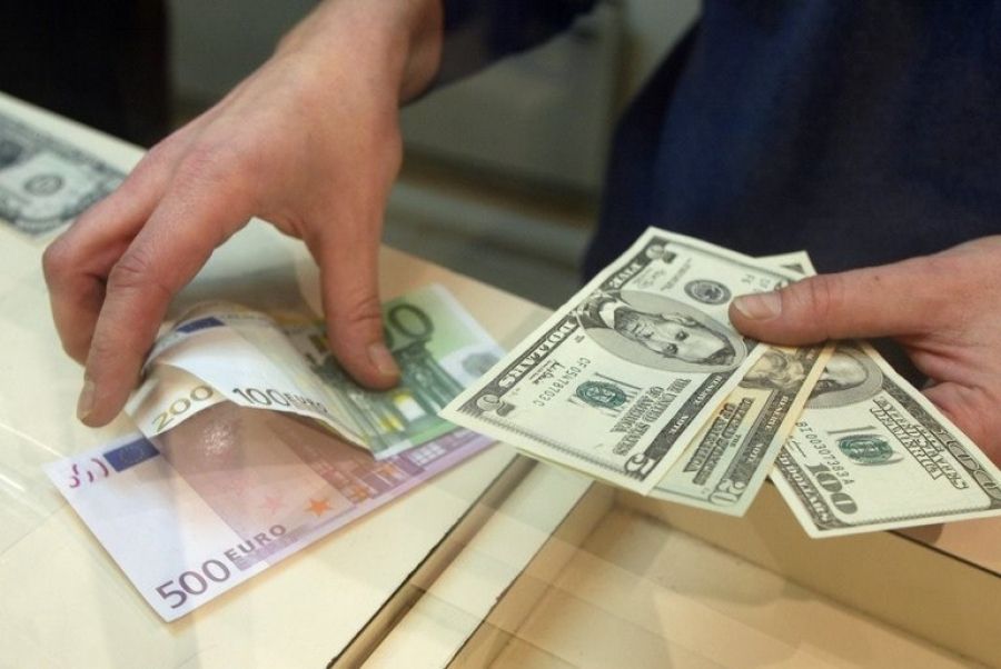 В Украине изменились правила продажи валюты: государство назвало максимальный курс доллара