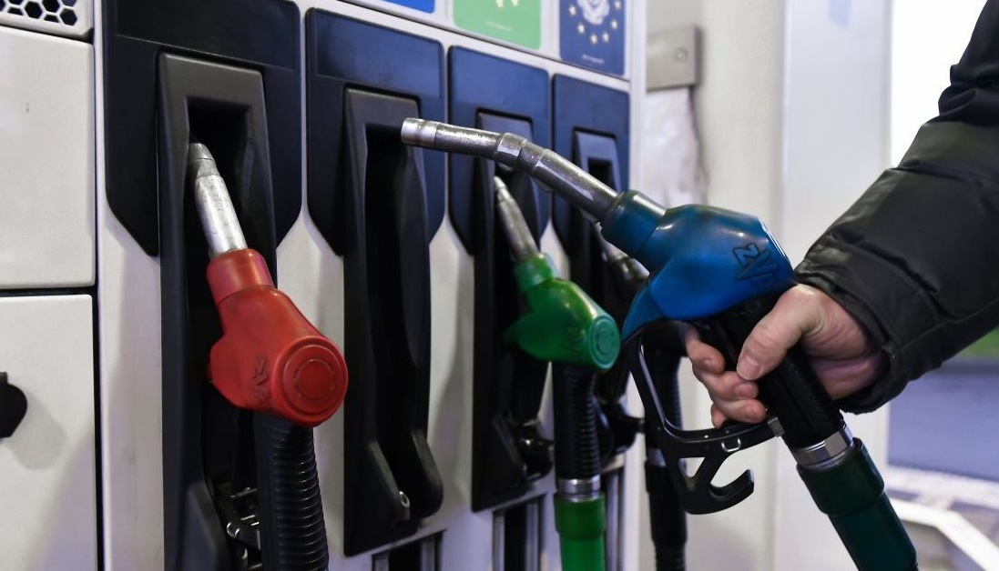 Украинцев испугали новыми ценами на бензин и дизель