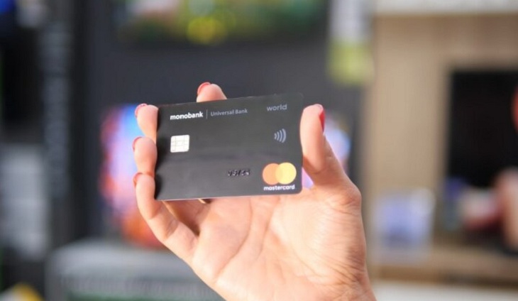 Монобанк блокує картки клієнтів: люди залишаються без грошей