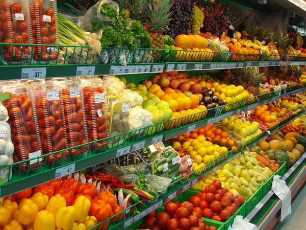 Ягоди, овочі та риба пропадуть із прилавків: чому популярні продукти можуть зникнути з раціону українців