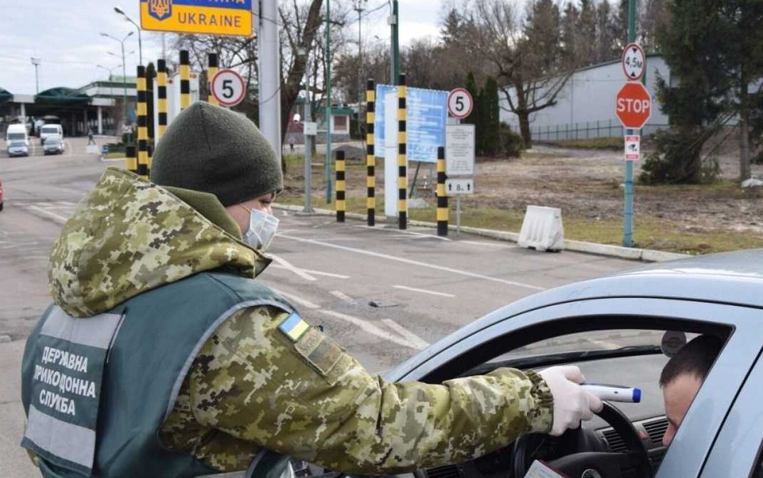 В Україні з’явилася нова схема виїзду чоловіків призовного віку за кордон