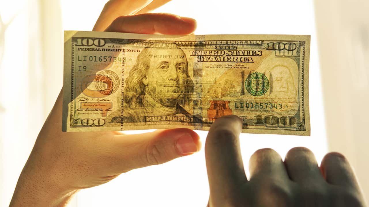Стало відомо, які фальшиві долари та євро найчастіше видають в обмінниках