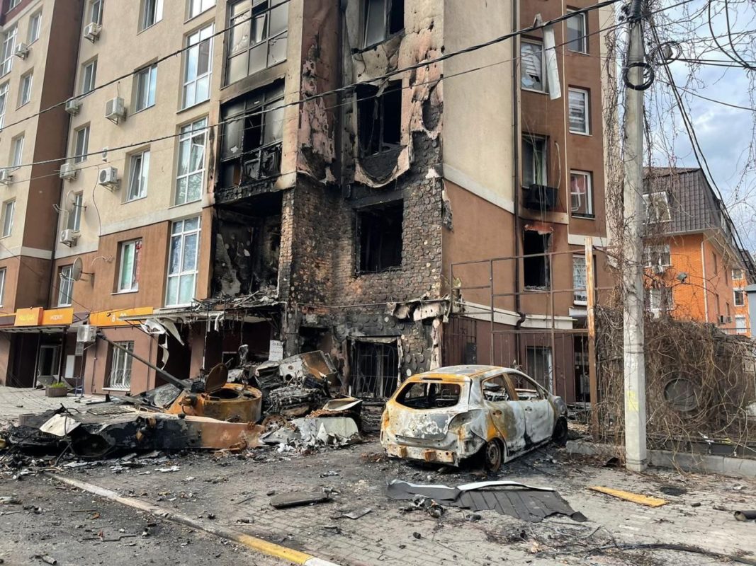 Квартиры по 300 тысяч гривен: украинцы массово скупают разрушенное жилье