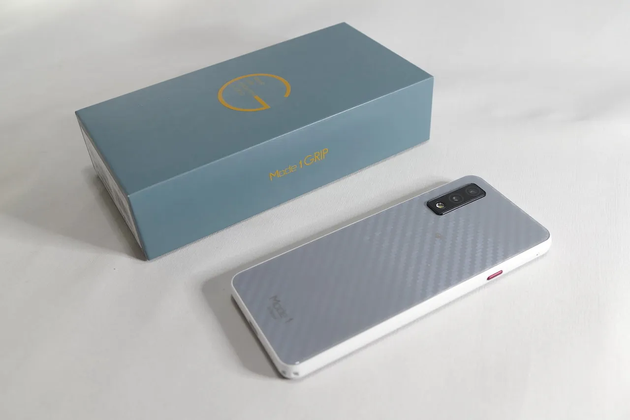 Найменший з сучасних смартфонів Mode1 GRIP вже продається в Японії