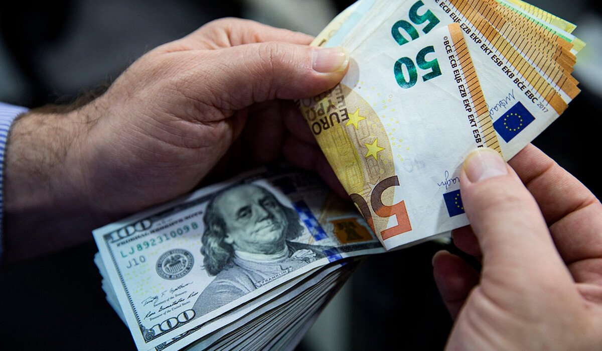 Доллар или евро: украинцам рассказали, в какой валюте лучше держать сбережения