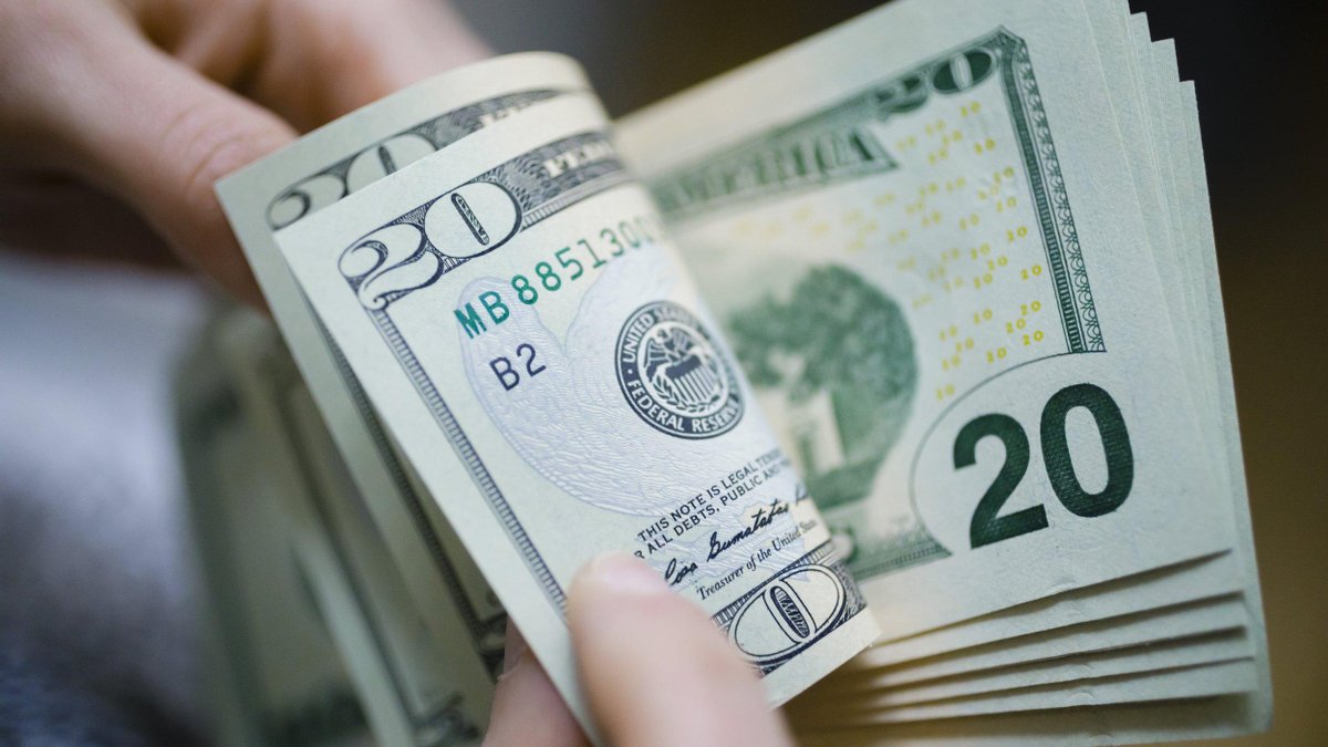 Курс доллара в обменниках вскоре пойдет на спад: в НБУ дали обнадеживающий прогноз