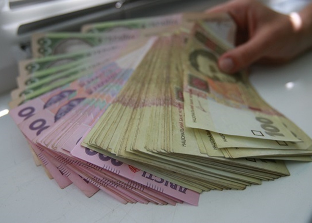 Українцям роздадуть по кілька тисяч гривень на оздоровлення: хто отримає кошти 