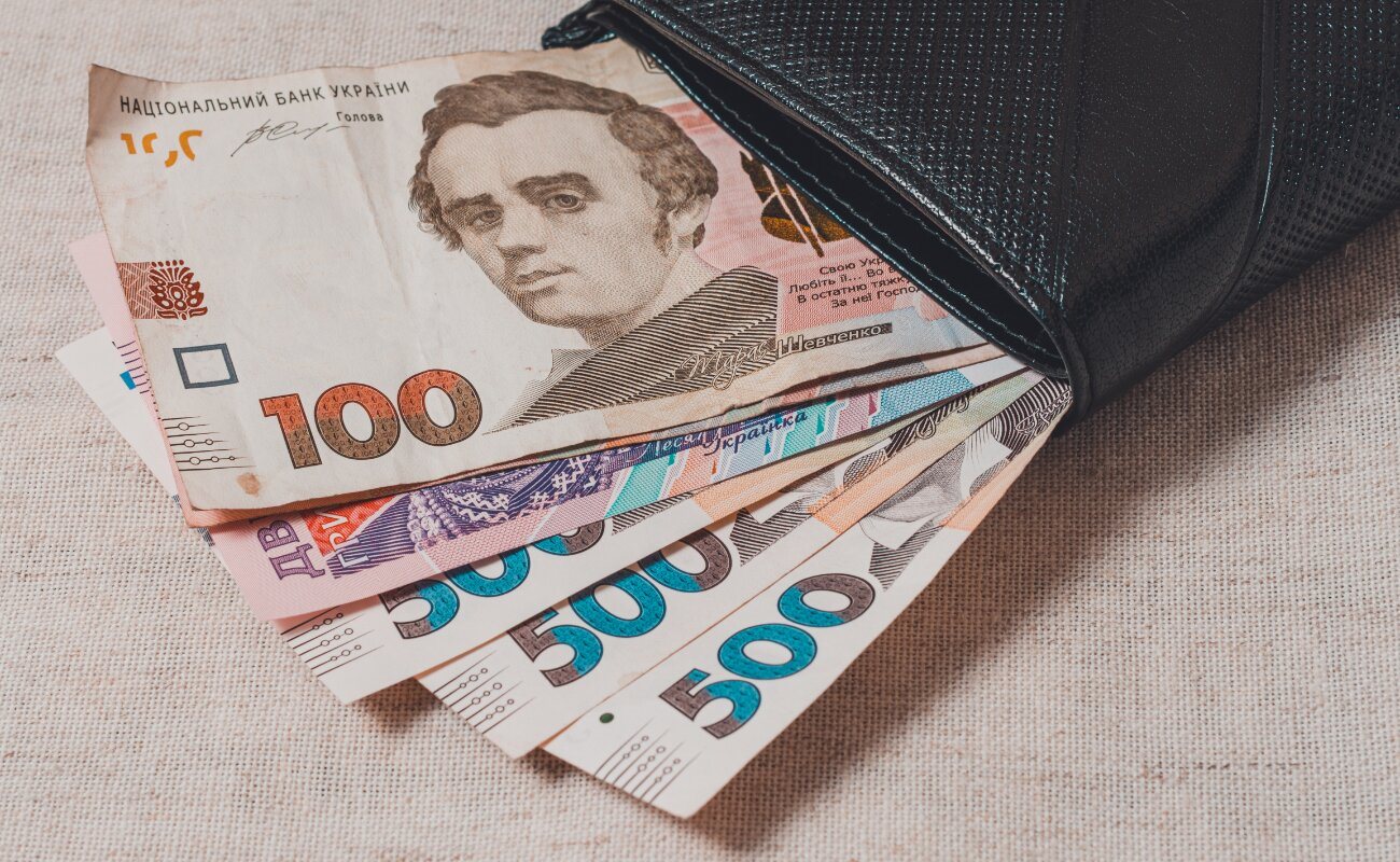 Мінімальну зарплату можуть “розморозити” і підвищити до 9000 гривень