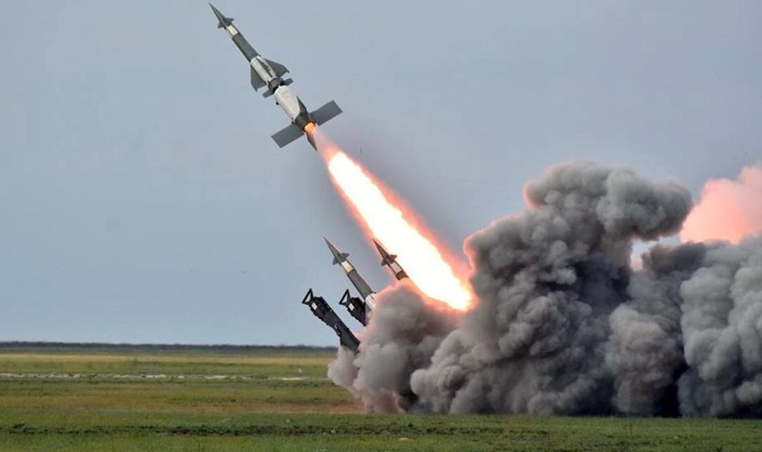 Астролог попередив про масовані ракетні обстріли у грудні: до чого готуватися українцям