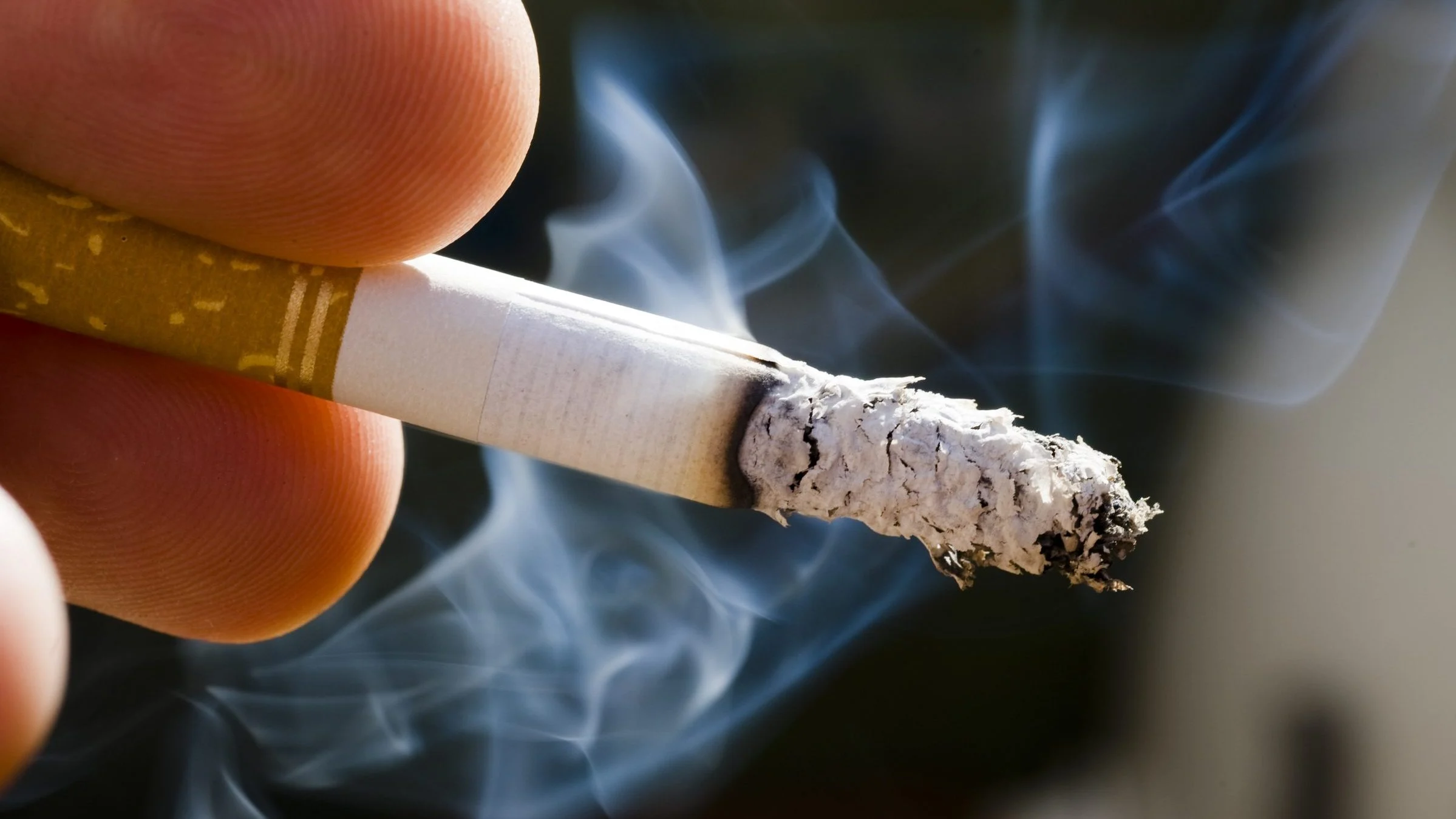 В Украине будут действовать ограничения на продажу сигарет: всего две пачки в одни руки