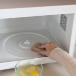 Як помити мікрохвильовку