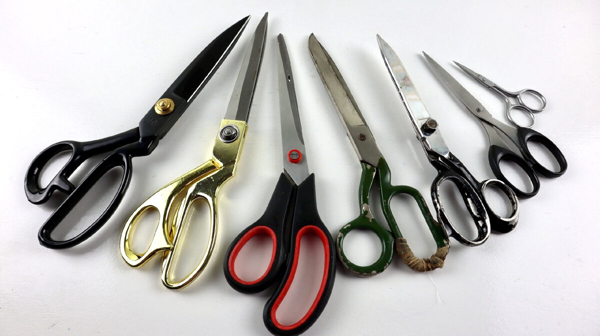 Купувати нові не потрібно: майстер розповів, що потрібно різати ножицями, щоб вони самі себе загострили 