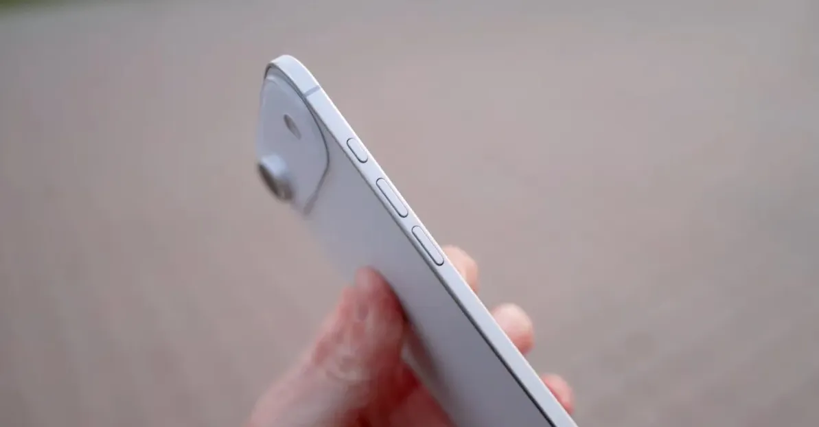 iPhone 17