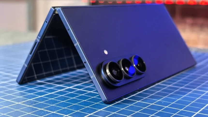 Samsung Galaxy Z Fold 8