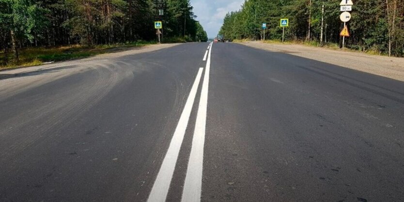 Подвійна суцільна лінія