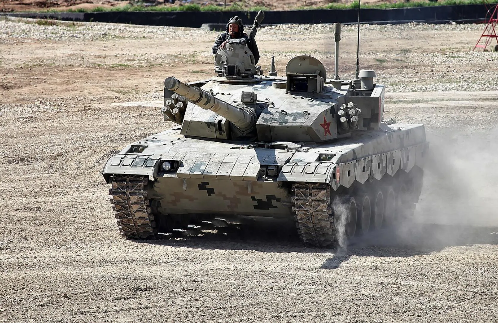 Китай працює над ядерним танком з гарматою, що стрілятиме на 450 км